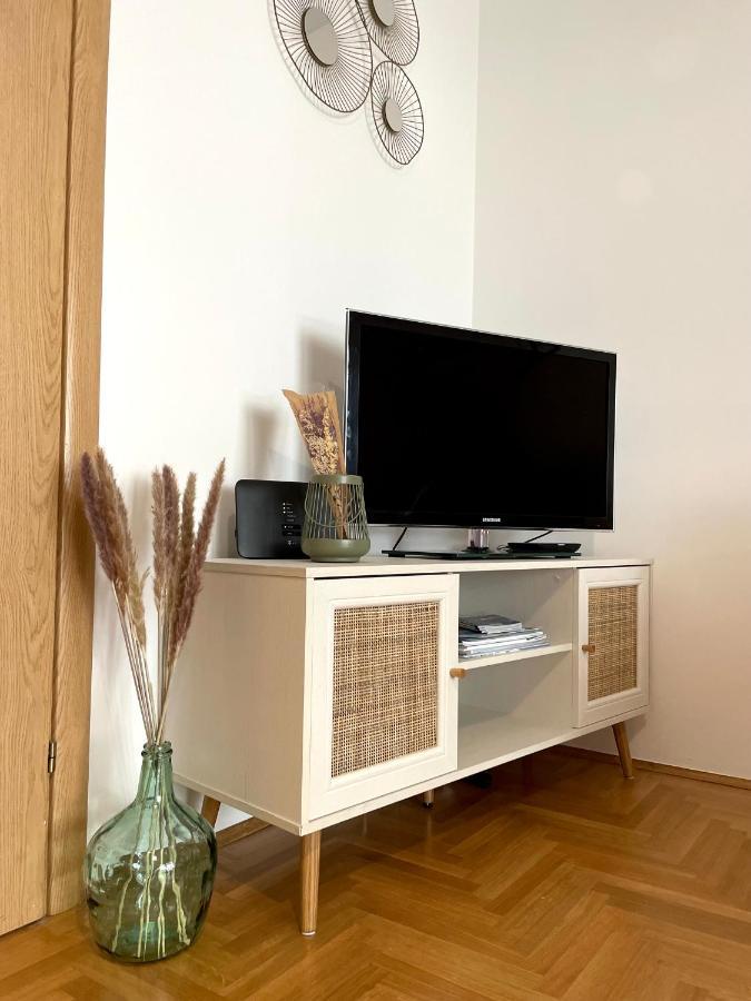 Apartment Dalmatino Baška Voda Exterior foto